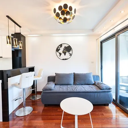 Two Bedroom Dunatov With Private Parking Apartment *