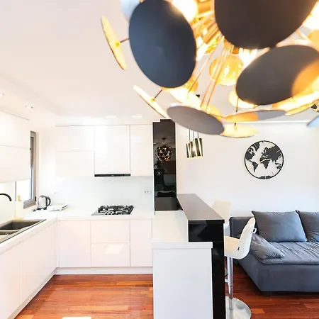 Two Bedroom Dunatov With Private Parking Apartment *