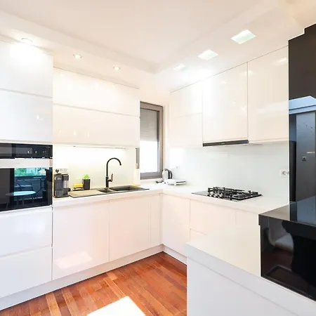 Two Bedroom Dunatov With Private Parking Zadar