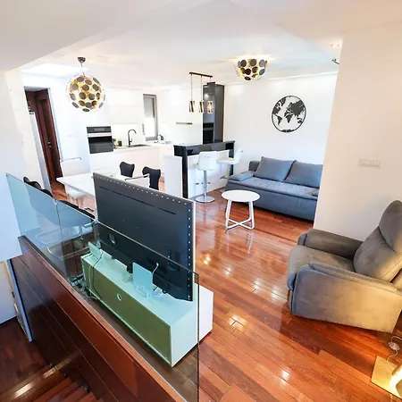 Two Bedroom Dunatov With Private Parking Zadar