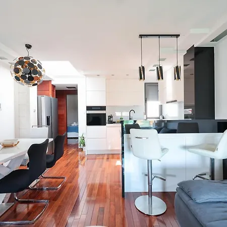 Two Bedroom Dunatov With Private Parking *