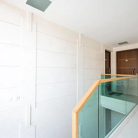 Two Bedroom Dunatov With Private Parking *